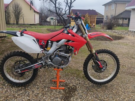 2007 Honda CRF 250R, красный, 199999 рублей, вид 1