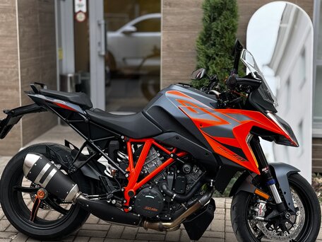 2023 KTM 1290 Super Duke GT, чёрный, 1650000 рублей, вид 4