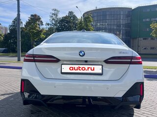 2023 BMW 5 серии 520i VIII (G60/G61/G68), белый, 7000000 рублей, вид 5