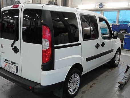 2015 Fiat Doblo I Рестайлинг, белый, 730000 рублей, вид 3