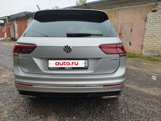 2019 Volkswagen Tiguan II, серебристый, 3700000 рублей, вид 3
