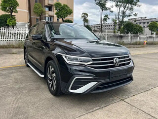 2022 Volkswagen Tiguan II Рестайлинг, чёрный, 2712000 рублей, вид 3