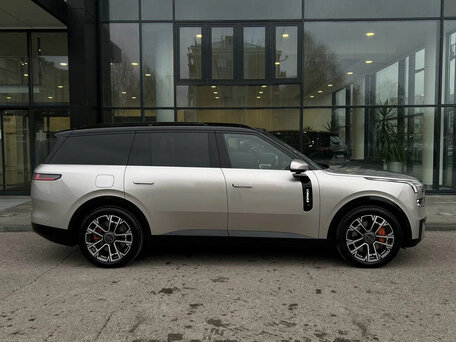 2026 Lynk & Co 900, серебристый, 7790000 рублей, вид 4