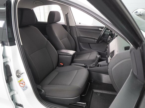 2021 Volkswagen Polo VI, белый, 1675000 рублей - вид 7