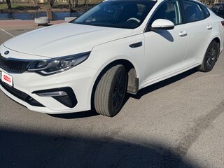 2019 Kia Optima IV Рестайлинг, белый, 2850000 рублей, вид 1