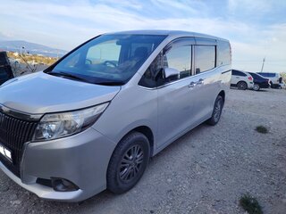 2015 Toyota Esquire I, серый, 1820000 рублей, вид 1