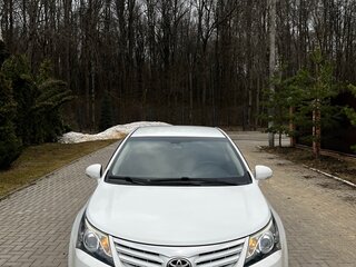 2012 Toyota Avensis III Рестайлинг, белый, 1470000 рублей, вид 1