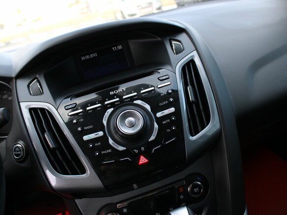 2012 Ford Focus III, красный - вид 21