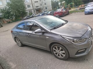 2018 Hyundai Solaris II, серый, 825000 рублей, вид 3