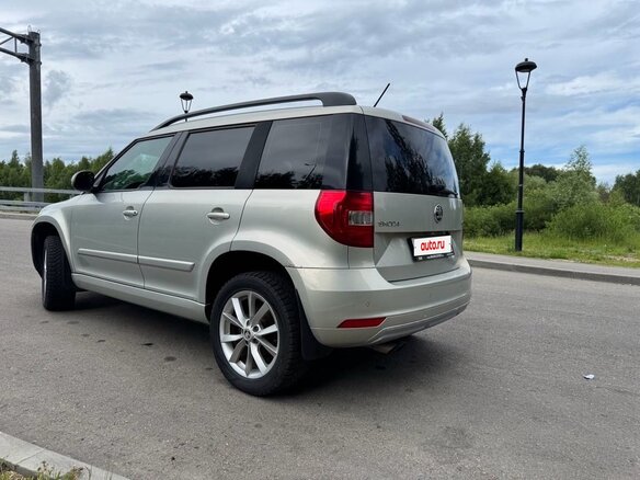 2015 Skoda Yeti I Рестайлинг, серебристый, 1050000 рублей - вид 6