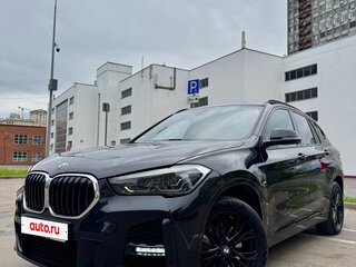 2020 BMW X1 20i xDrive II (F48) Рестайлинг, чёрный, 4150000 рублей, вид 2