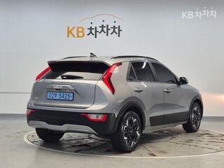 2023 Kia Niro II, серый, 1242000 рублей, вид 4