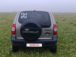 2018 Chevrolet Niva I Рестайлинг, серый, 619000 рублей, вид 3