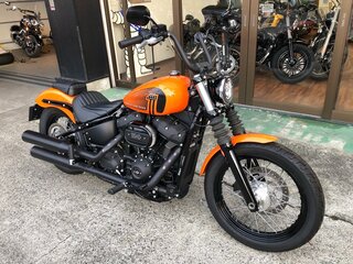 2021 Harley-Davidson Street Bob, оранжевый, 1571000 рублей, вид 2