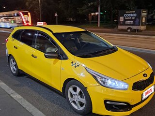 2018 Kia Ceed II Рестайлинг, жёлтый, 700000 рублей, вид 3