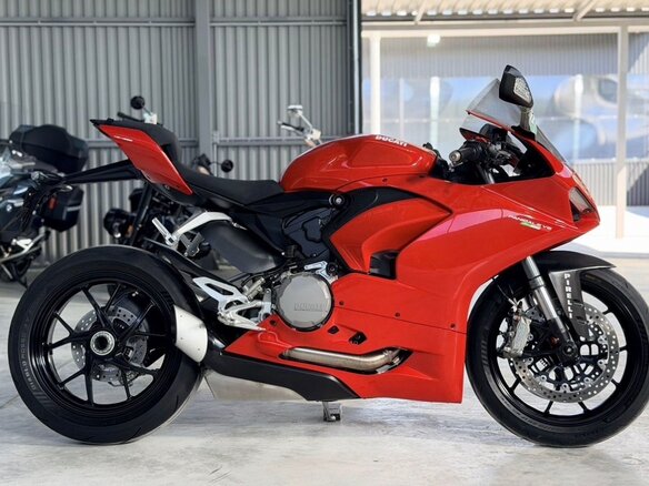 2022 Ducati Panigale V2, красный - вид 8
