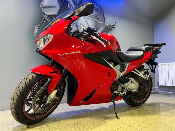 2015 Honda VFR 800, красный, 745000 рублей - вид 13