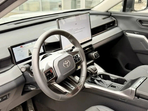2026 Toyota RAV4 VI (XA60), белый, 4500000 рублей - вид 20