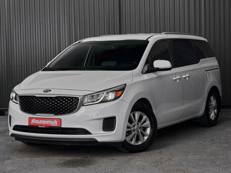 Kia Sedona III