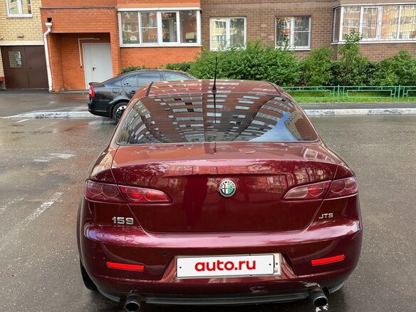2008 Alfa Romeo 159, пурпурный - вид 4