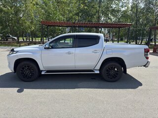 2018 Mitsubishi L200 V Рестайлинг, белый, 3800000 рублей, вид 3