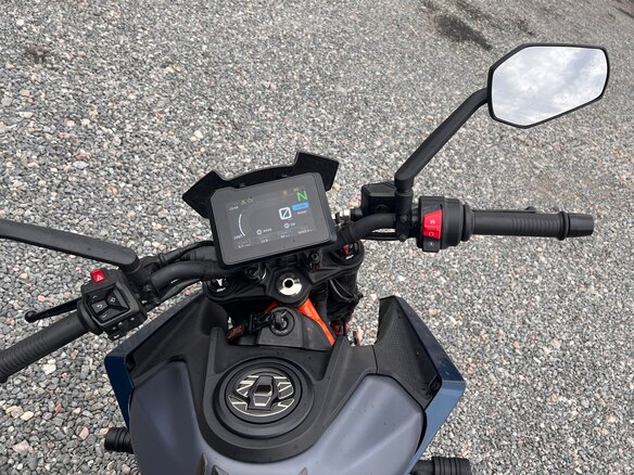 2024 KTM 390 Duke, синий, 610000 рублей - вид 3