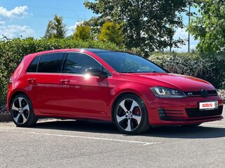 2016 Volkswagen Golf GTI VII, красный, 2300000 рублей, вид 2