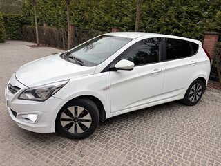 2015 Hyundai Solaris I Рестайлинг, белый, 1000000 рублей, вид 4