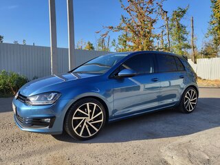 2013 Volkswagen Golf VII, голубой, 1200000 рублей, вид 3