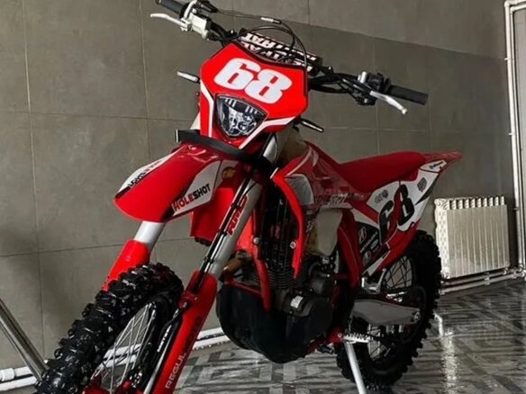 2024 Regulmoto Holeshot, красный, 190000 рублей
