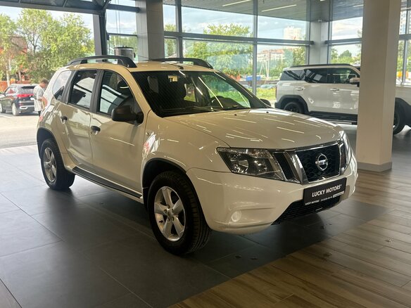 2014 Nissan Terrano III (D10), белый - вид 2