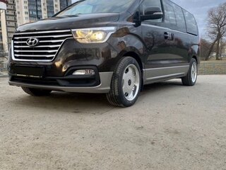 2018 Hyundai Grand Starex I Рестайлинг 2, серый, 4000000 рублей, вид 2