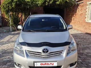 2010 Toyota Verso I, серебристый, 1100000 рублей, вид 2