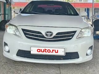 2013 Toyota Corolla X (E140, E150) Рестайлинг, белый, 800000 рублей, вид 1