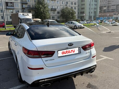 2018 Kia Optima IV Рестайлинг, белый, 2000000 рублей, вид 4