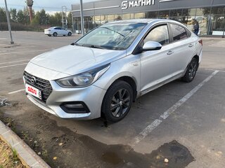 2018 Hyundai Solaris II, серебристый, 650000 рублей, вид 3