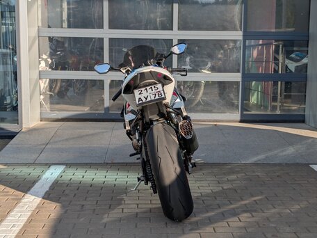 2019 BMW S 1000 RR, белый, 1800000 рублей, вид 4