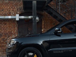 2019 Jeep Grand Cherokee Trackhawk IV (WK2) Рестайлинг, чёрный, 13000000 рублей, вид 2