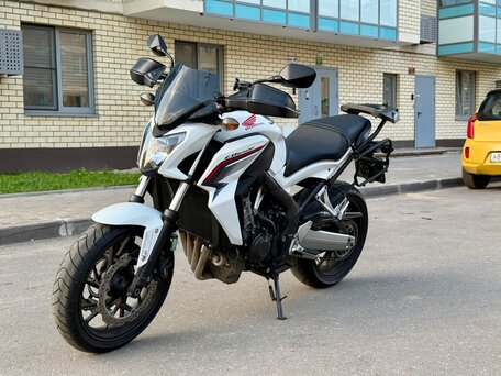 2014 Honda CB 650F, белый, 560000 рублей, вид 1