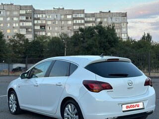 2011 Opel Astra J, белый, 550000 рублей, вид 4