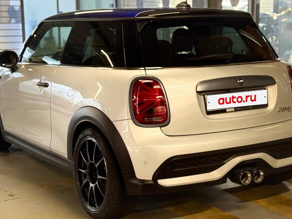 2022 Mini Hatch Cooper S III (F55/F56) Рестайлинг 2, серый - вид 1