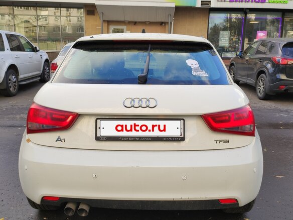 2010 Audi A1 I (8X), белый, 600000 рублей - вид 2