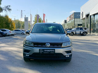 2018 Volkswagen Tiguan II, серебристый, 2153000 рублей, вид 2
