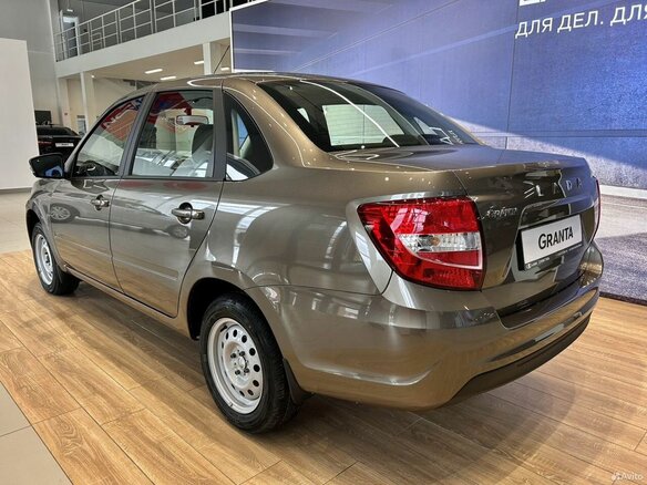 2026 Lada (ВАЗ) Granta I Рестайлинг, коричневый, 1088000 рублей - вид 3