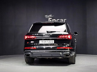 2024 Audi Q7 55 TFSI II (4M) Рестайлинг 2, чёрный, 10150000 рублей, вид 4