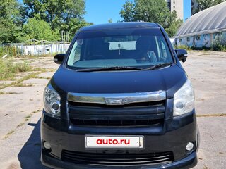 2008 Toyota Noah II (R70), чёрный, 900000 рублей, вид 1