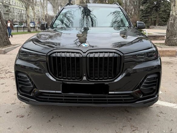 2020 BMW X7 40i I (G07), чёрный, 7000000 рублей - вид 1