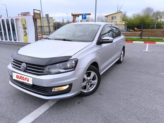 2016 Volkswagen Polo V Рестайлинг, серебристый, 990000 рублей, вид 3