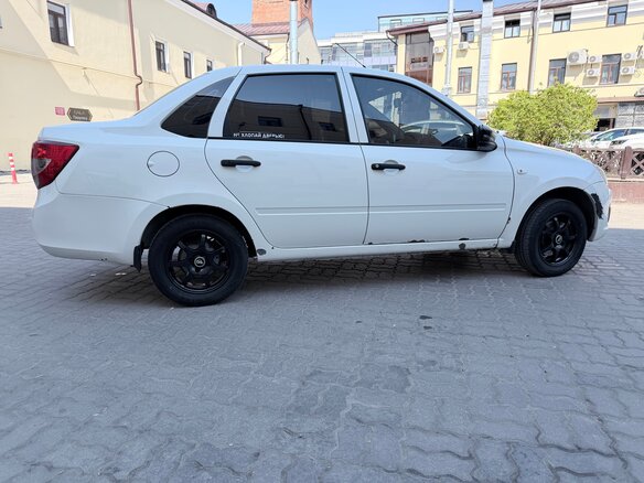 2017 Lada (ВАЗ) Granta I, белый, 330000 рублей - вид 2