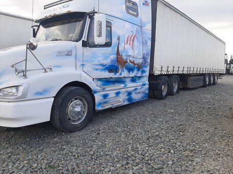 2000 Volvo VNL, белый, 3200000 рублей, вид 2